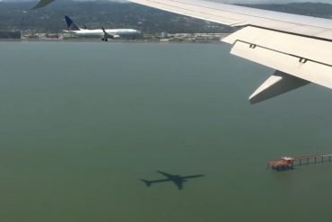 Dos aviones de United aterrizan juntos en Estados Unidos
